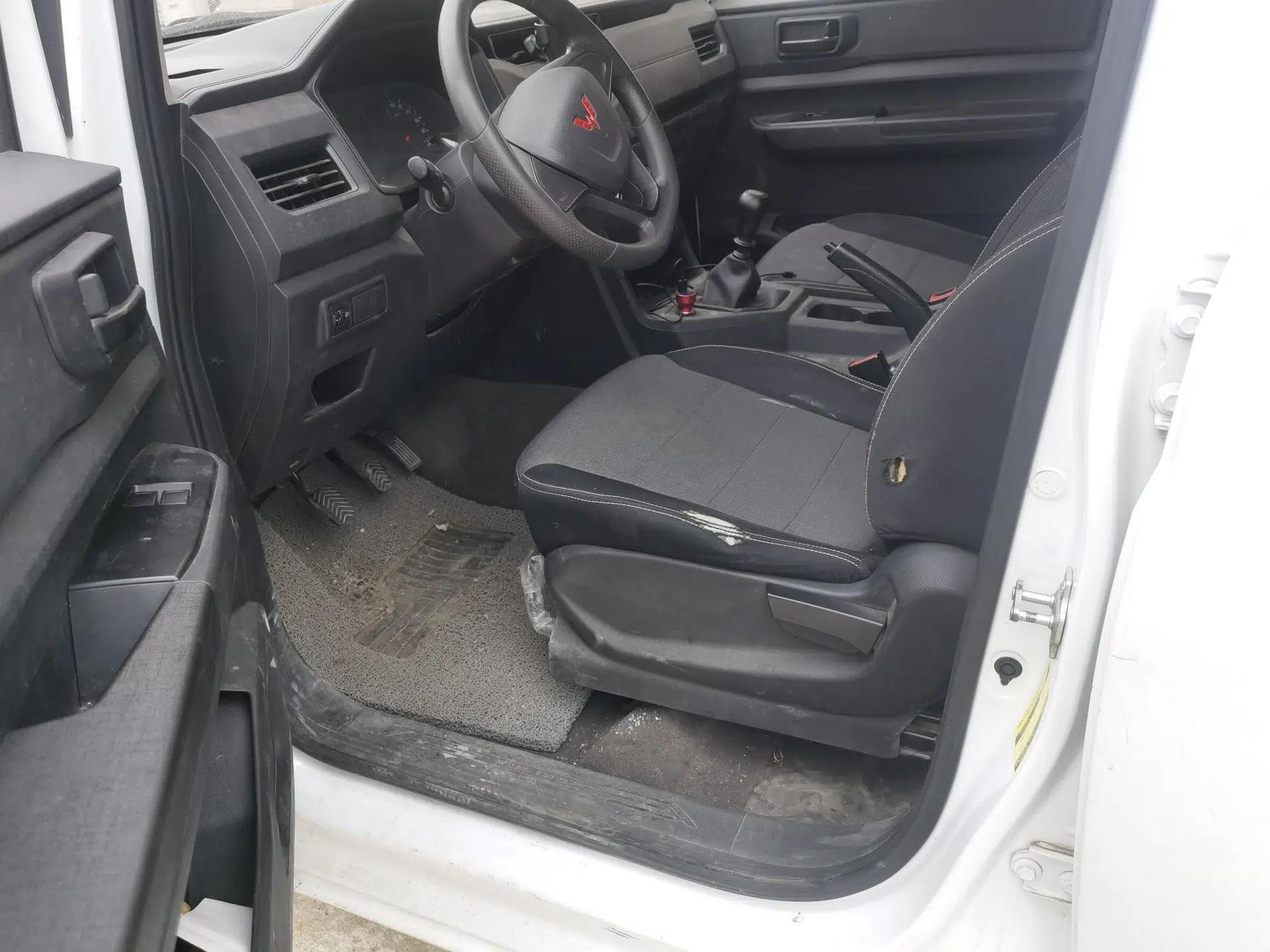 Wuling Hongguang PLUS 2020 1.5L Manual Standard Edition 5 Seats — миниатюра 17