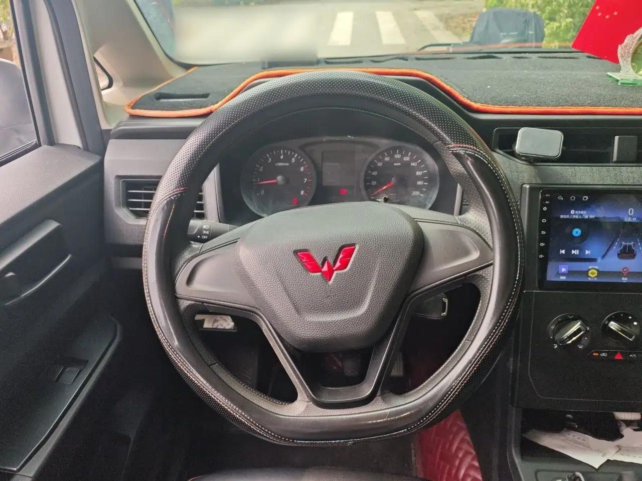 Wuling Hongguang PLUS 2020 1.5L Manual Standard Edition 5 Seats — миниатюра 11