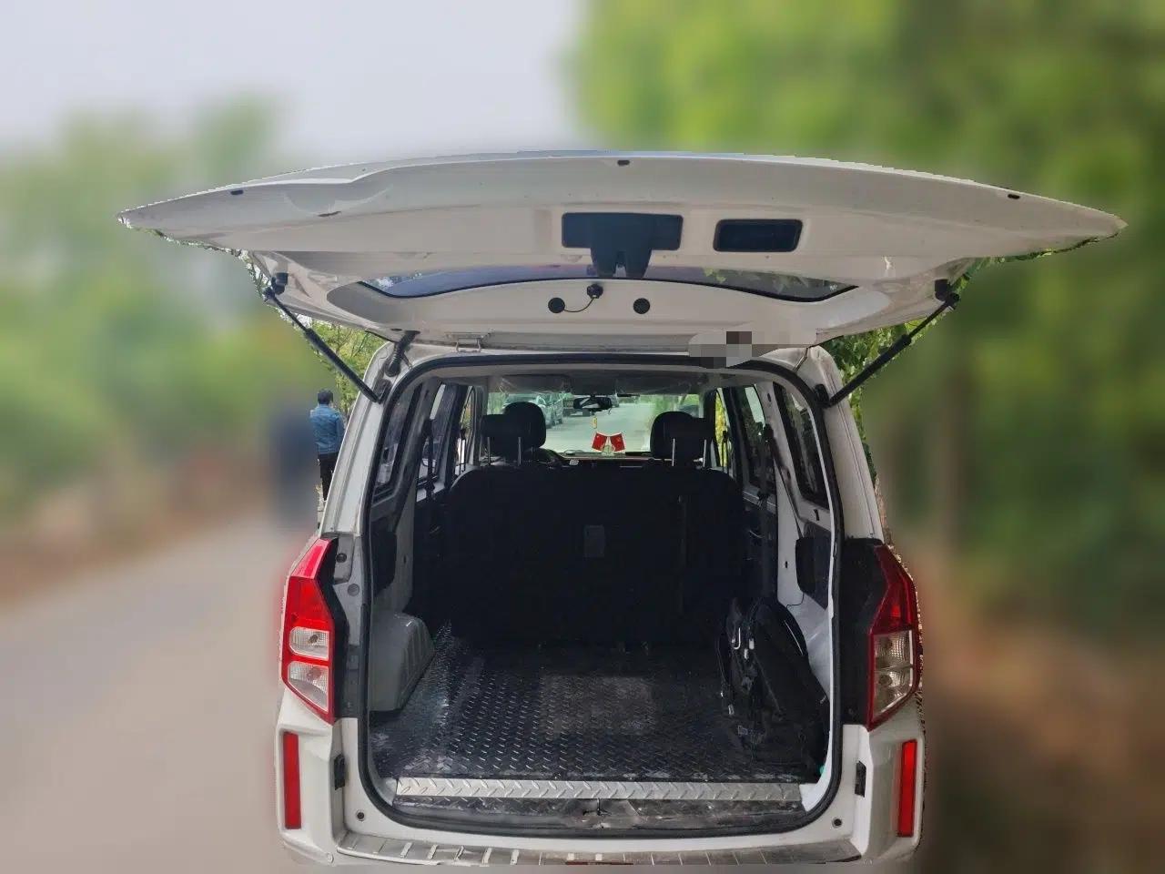 Wuling Hongguang PLUS 2020 1.5L Manual Standard Edition 5 Seats — миниатюра 20