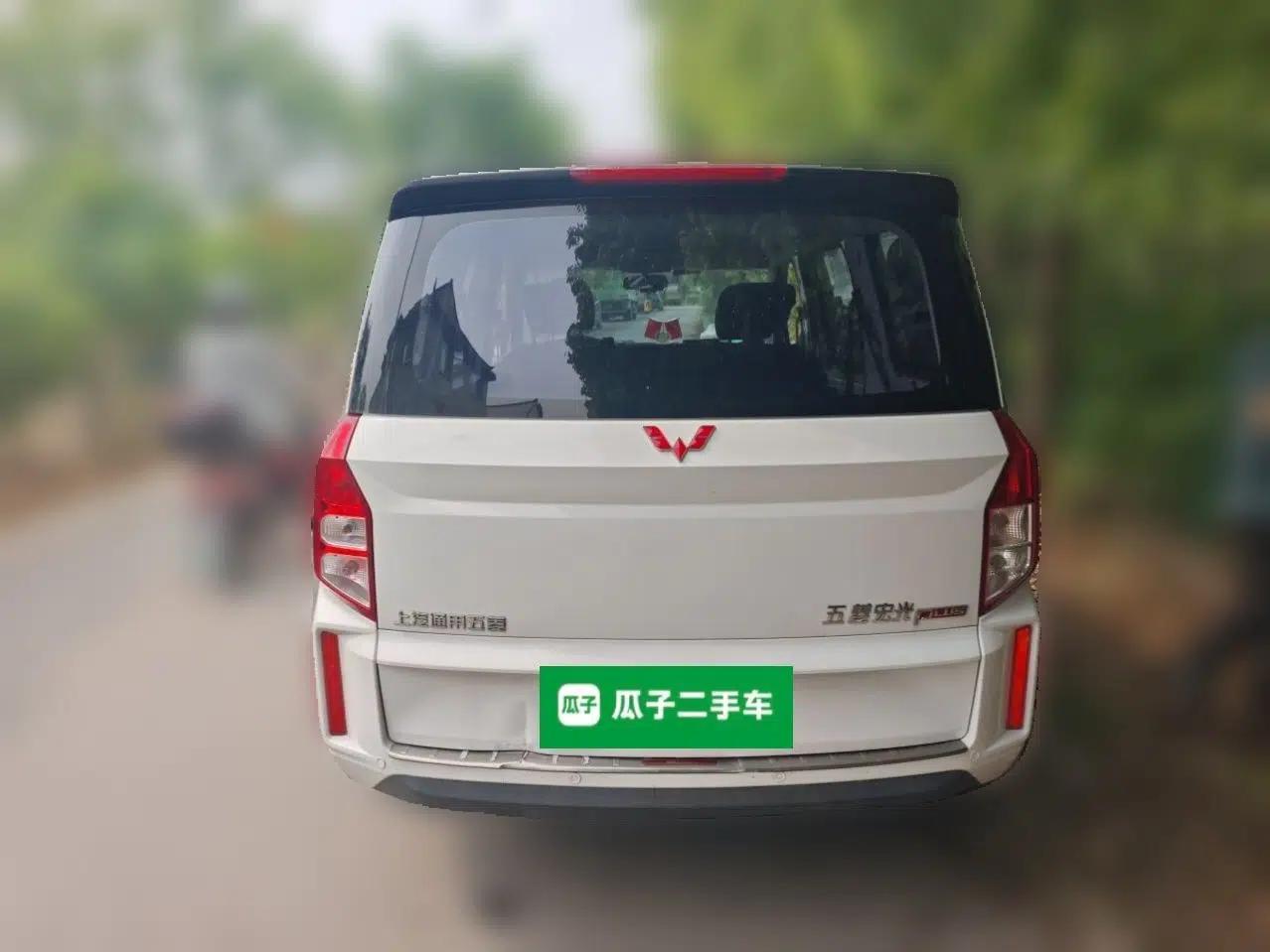 Wuling Hongguang PLUS 2020 1.5L Manual Standard Edition 5 Seats — миниатюра 5