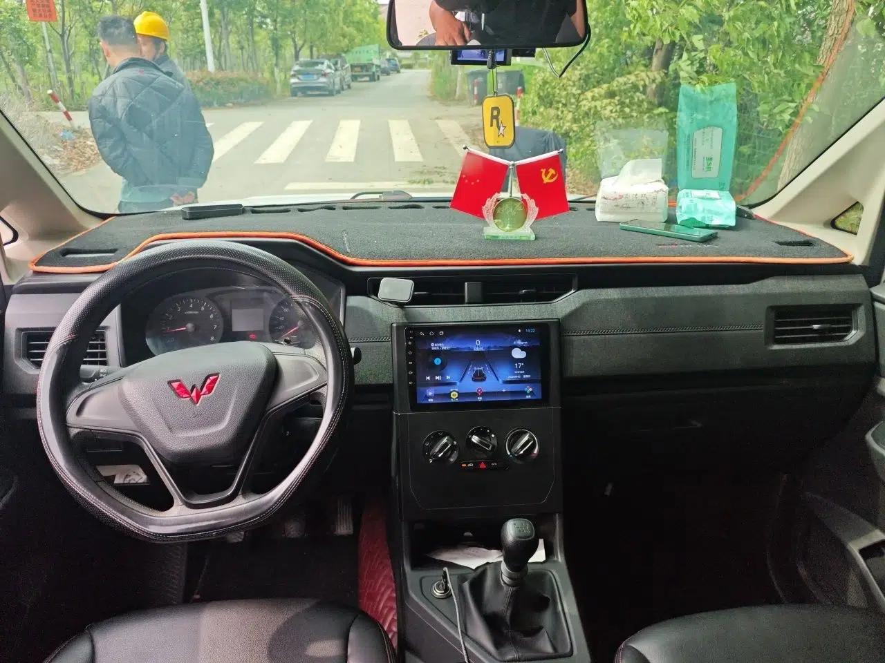 Wuling Hongguang PLUS 2020 1.5L Manual Standard Edition 5 Seats — миниатюра 10