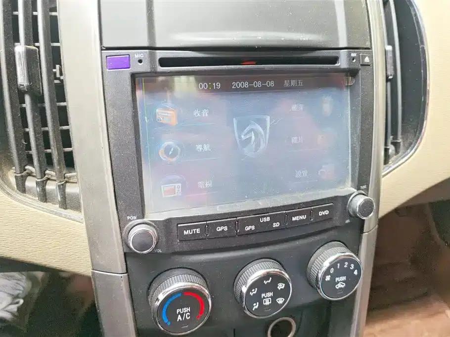 Baojun 630 2013 1.5L Manual Standard Edition — миниатюра 13