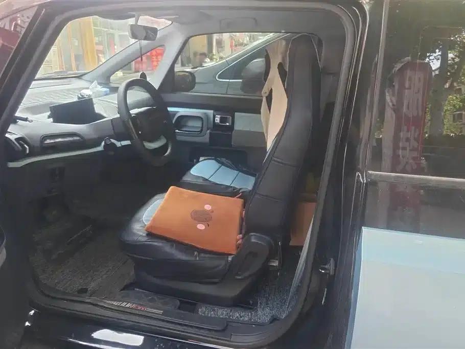 Baojun E300 2020 Plus Interstellar Smart Edition — миниатюра 11