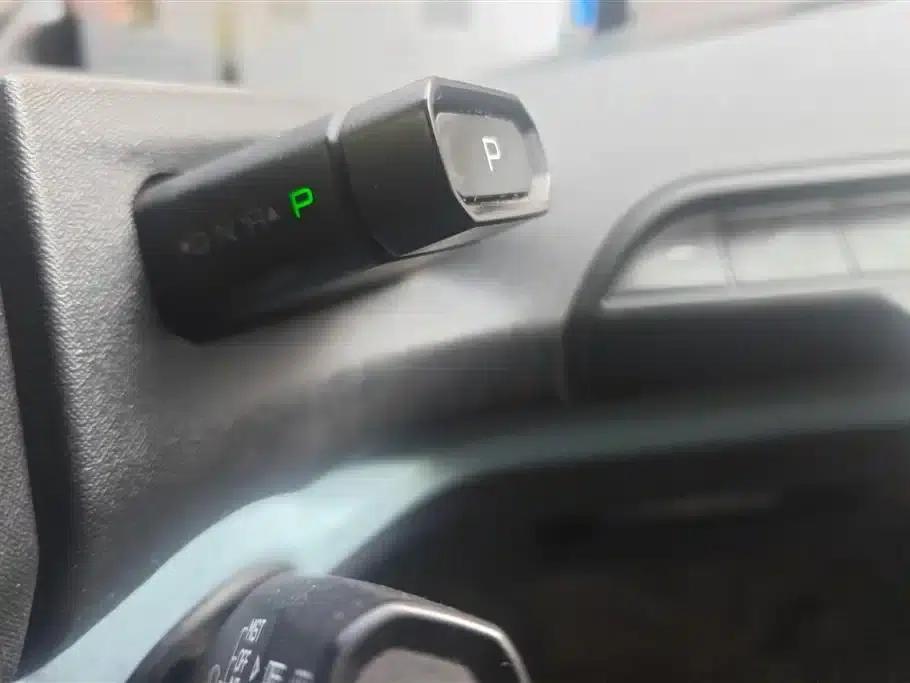 Baojun E300 2020 Plus Interstellar Smart Edition — миниатюра 16