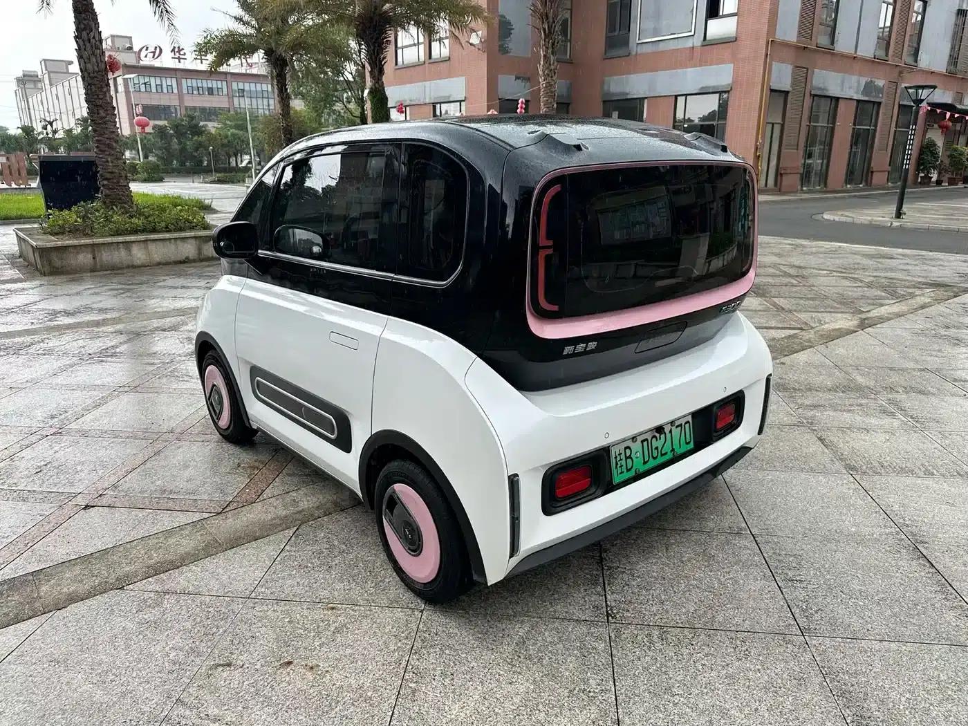 Baojun E300 2020 Interstellar Future Edition — миниатюра 7