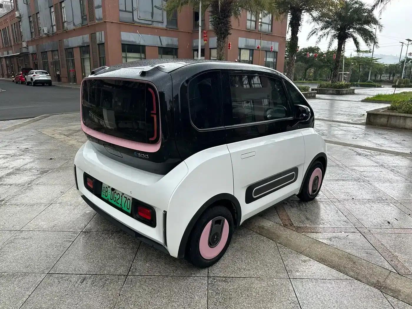 Baojun E300 2020 Interstellar Future Edition — миниатюра 9