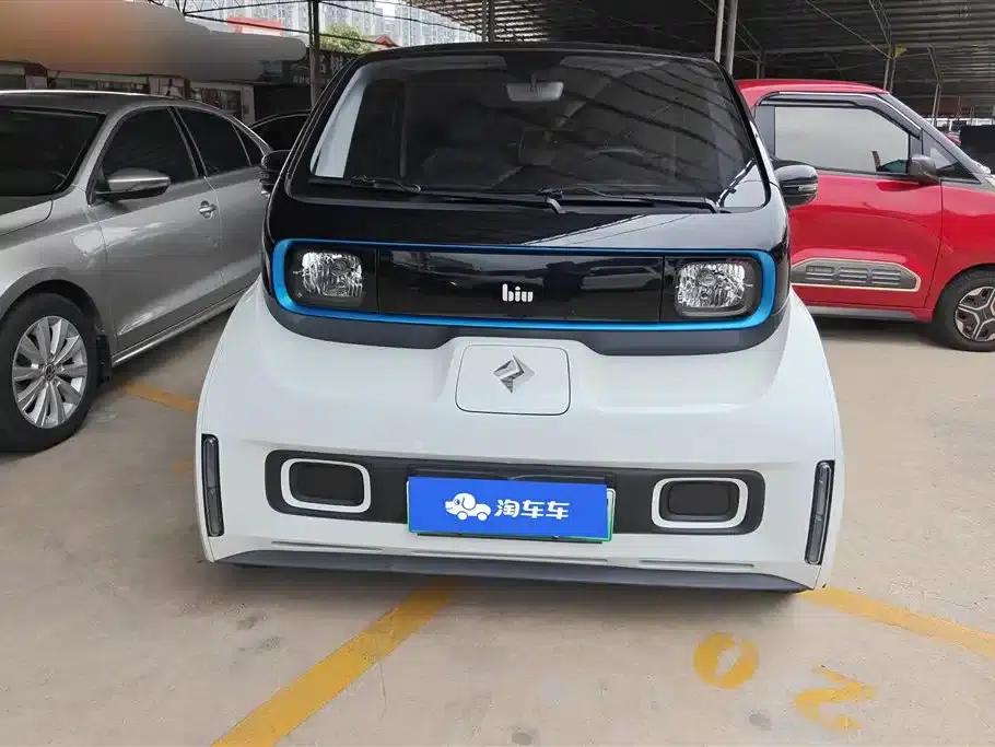 Baojun E300 2020 Interstellar Intelligent Driving Edition — миниатюра 2