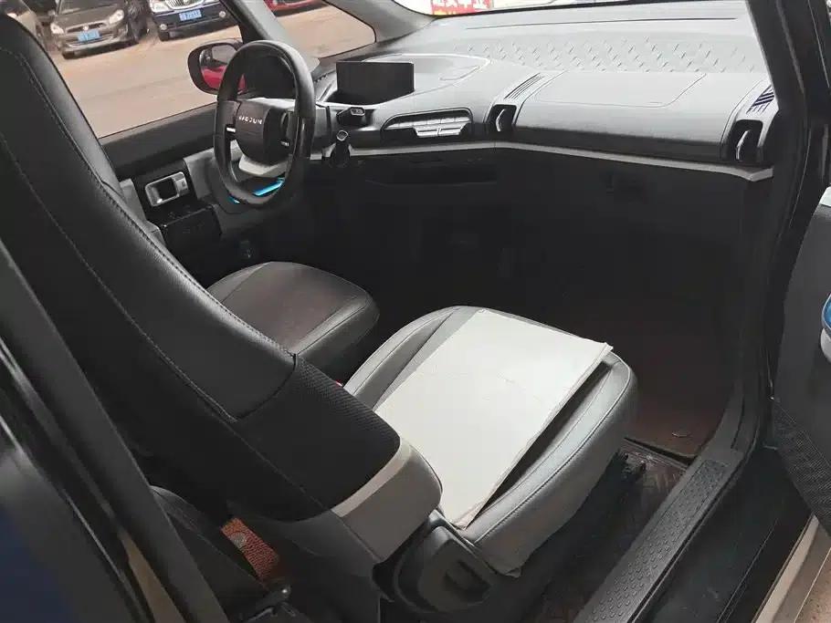 Baojun E300 2020 Interstellar Intelligent Driving Edition — миниатюра 8