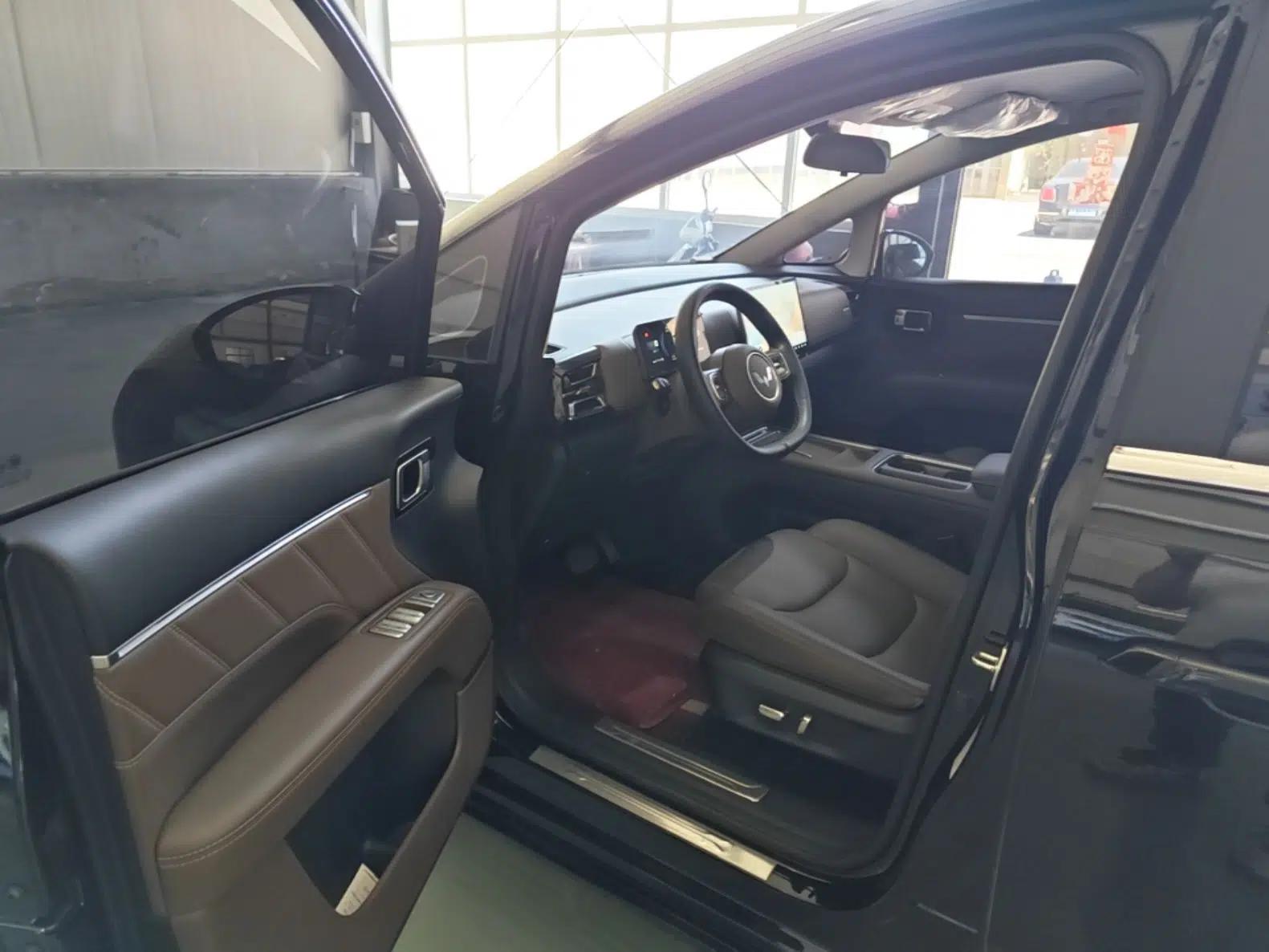 Wuling Starlight 730 2025 Model Plug-in Hybrid 125km Luxury Edition — миниатюра 19