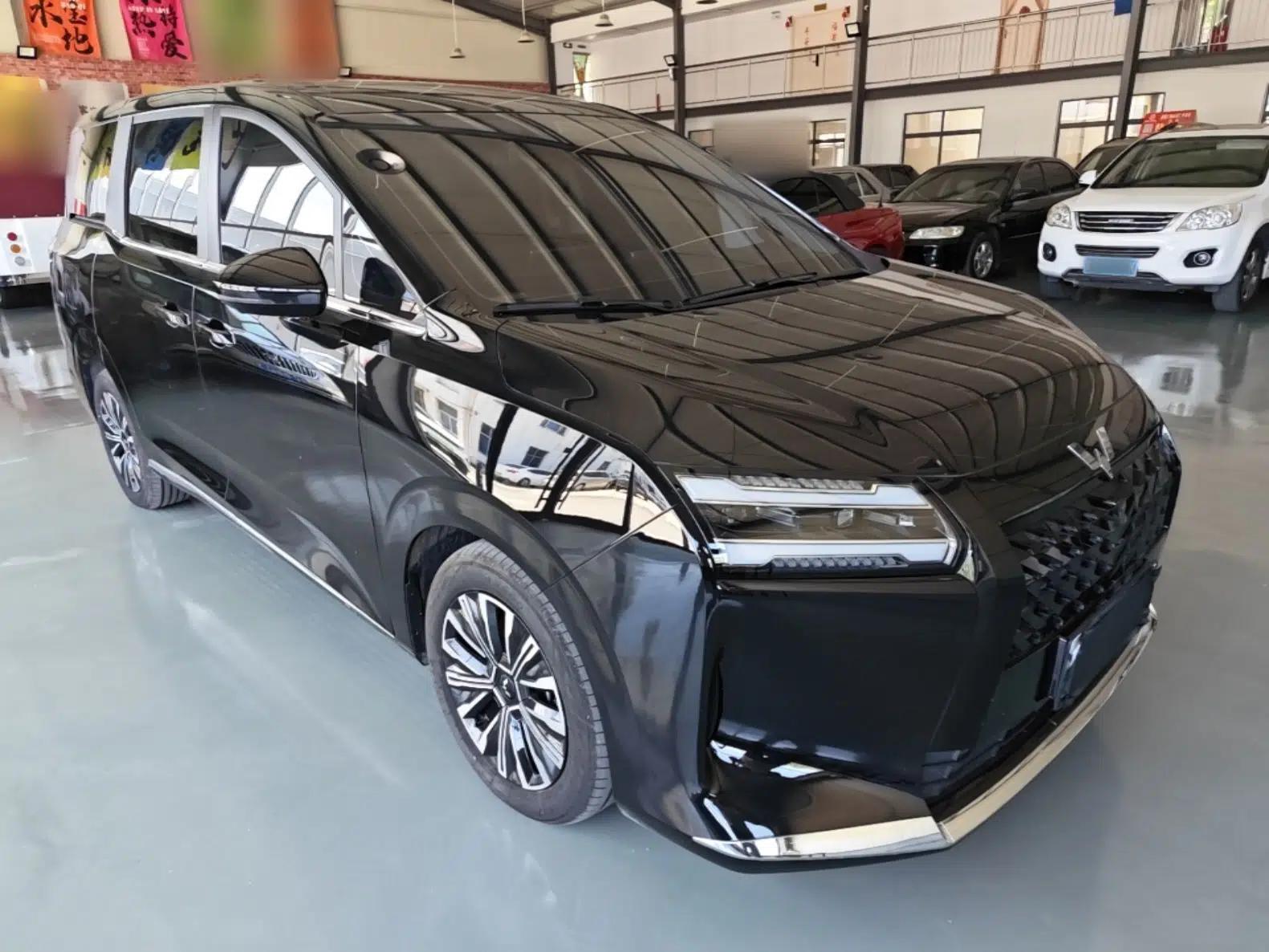 Wuling Starlight 730 2025 Model Plug-in Hybrid 125km Luxury Edition — миниатюра 3
