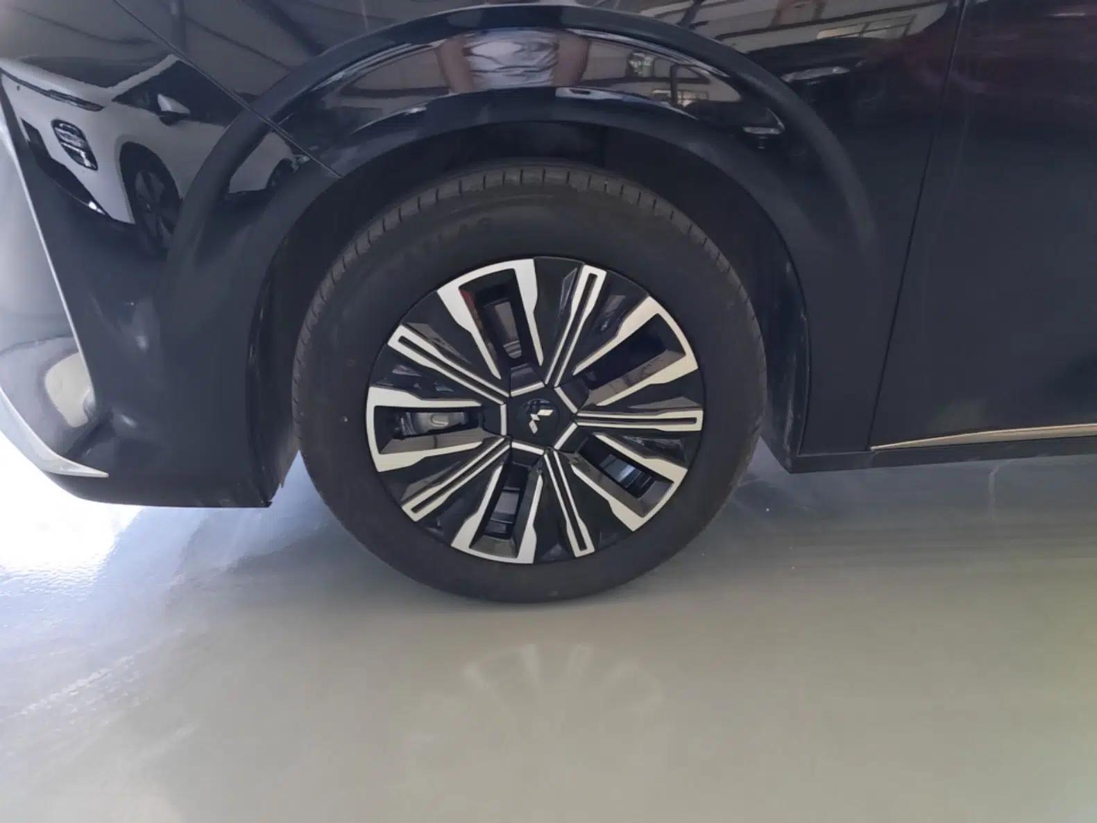 Wuling Starlight 730 2025 Model Plug-in Hybrid 125km Luxury Edition — миниатюра 8