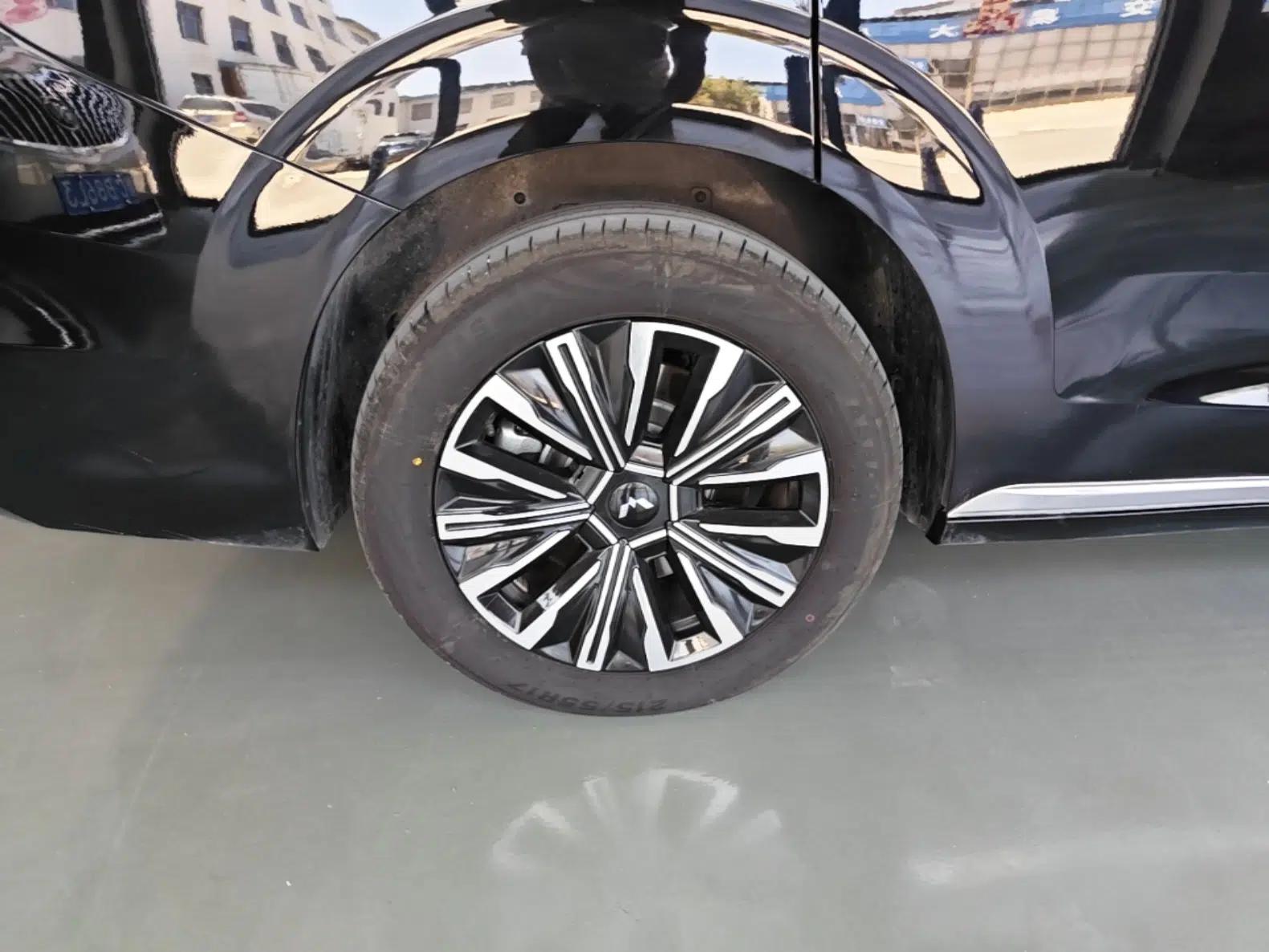 Wuling Starlight 730 2025 Model Plug-in Hybrid 125km Luxury Edition — миниатюра 10