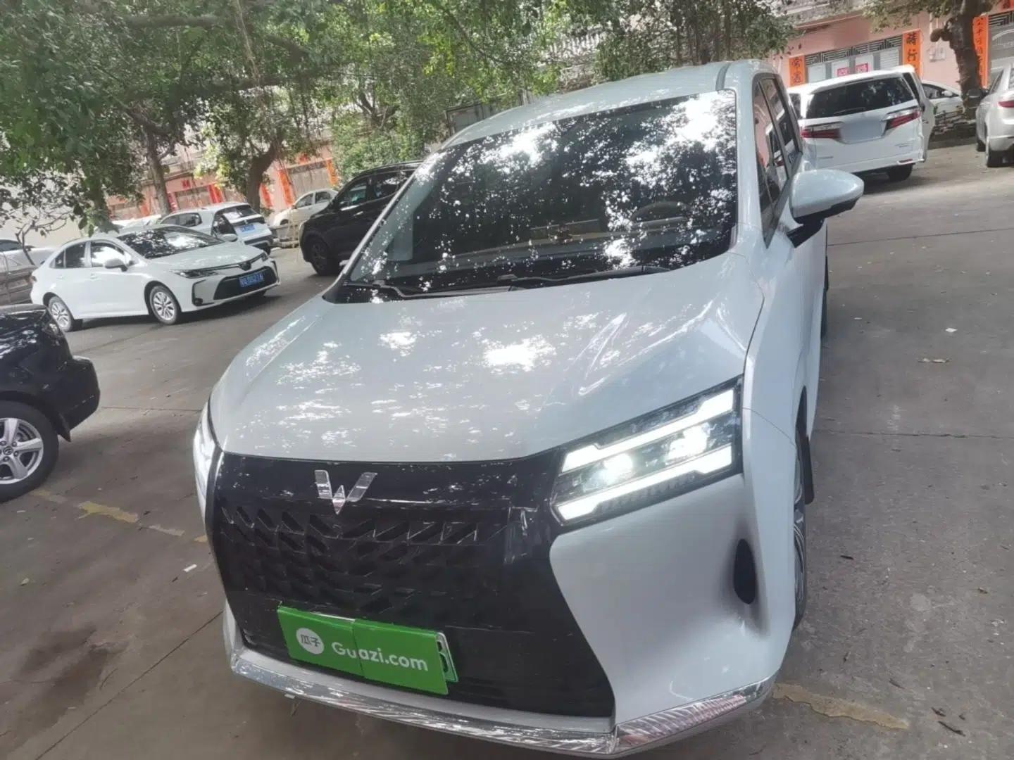 Wuling Starlight 730 2025 Model Plug-in Hybrid 125km Luxury Edition — миниатюра 2