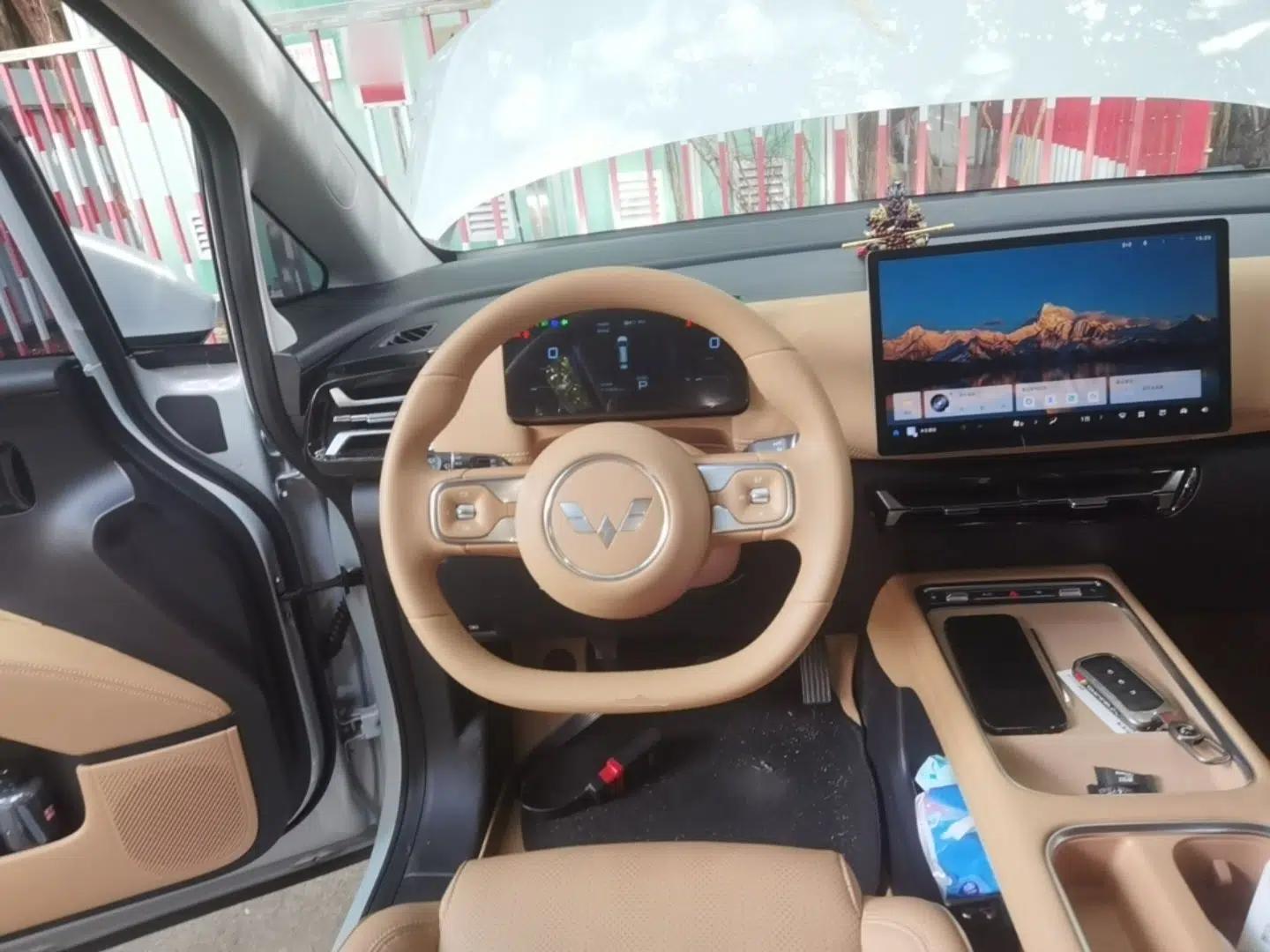 Wuling Starlight 730 2025 Model Plug-in Hybrid 125km Luxury Edition — миниатюра 14