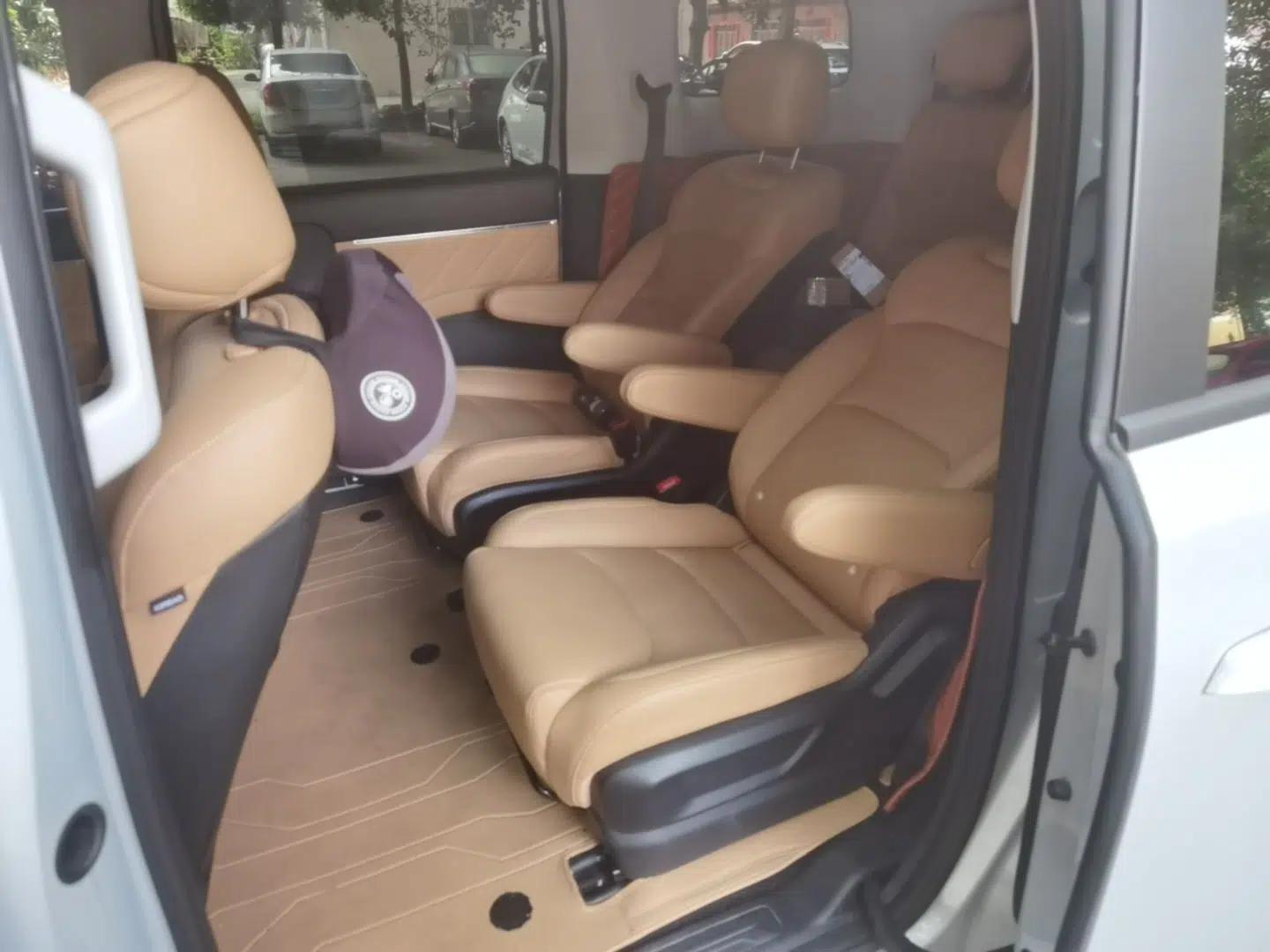Wuling Starlight 730 2025 Model Plug-in Hybrid 125km Luxury Edition — миниатюра 20