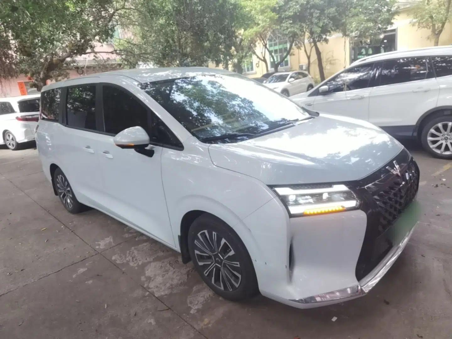 Wuling Starlight 730 2025 Model Plug-in Hybrid 125km Luxury Edition — миниатюра 3