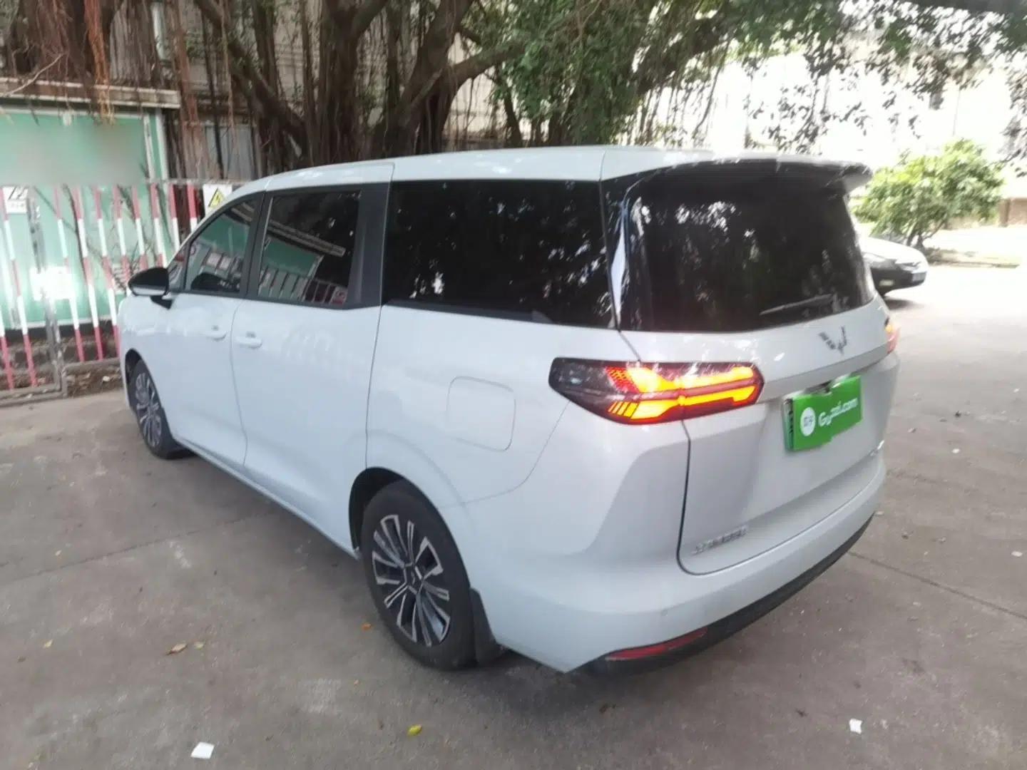 Wuling Starlight 730 2025 Model Plug-in Hybrid 125km Luxury Edition — миниатюра 4