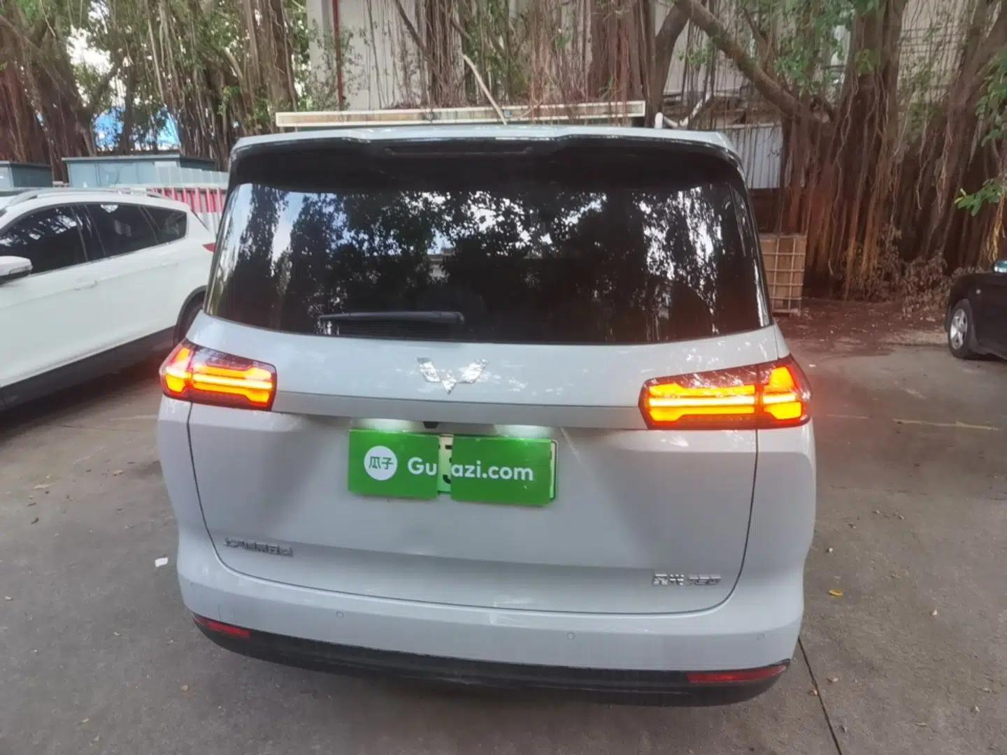 Wuling Starlight 730 2025 Model Plug-in Hybrid 125km Luxury Edition — миниатюра 5