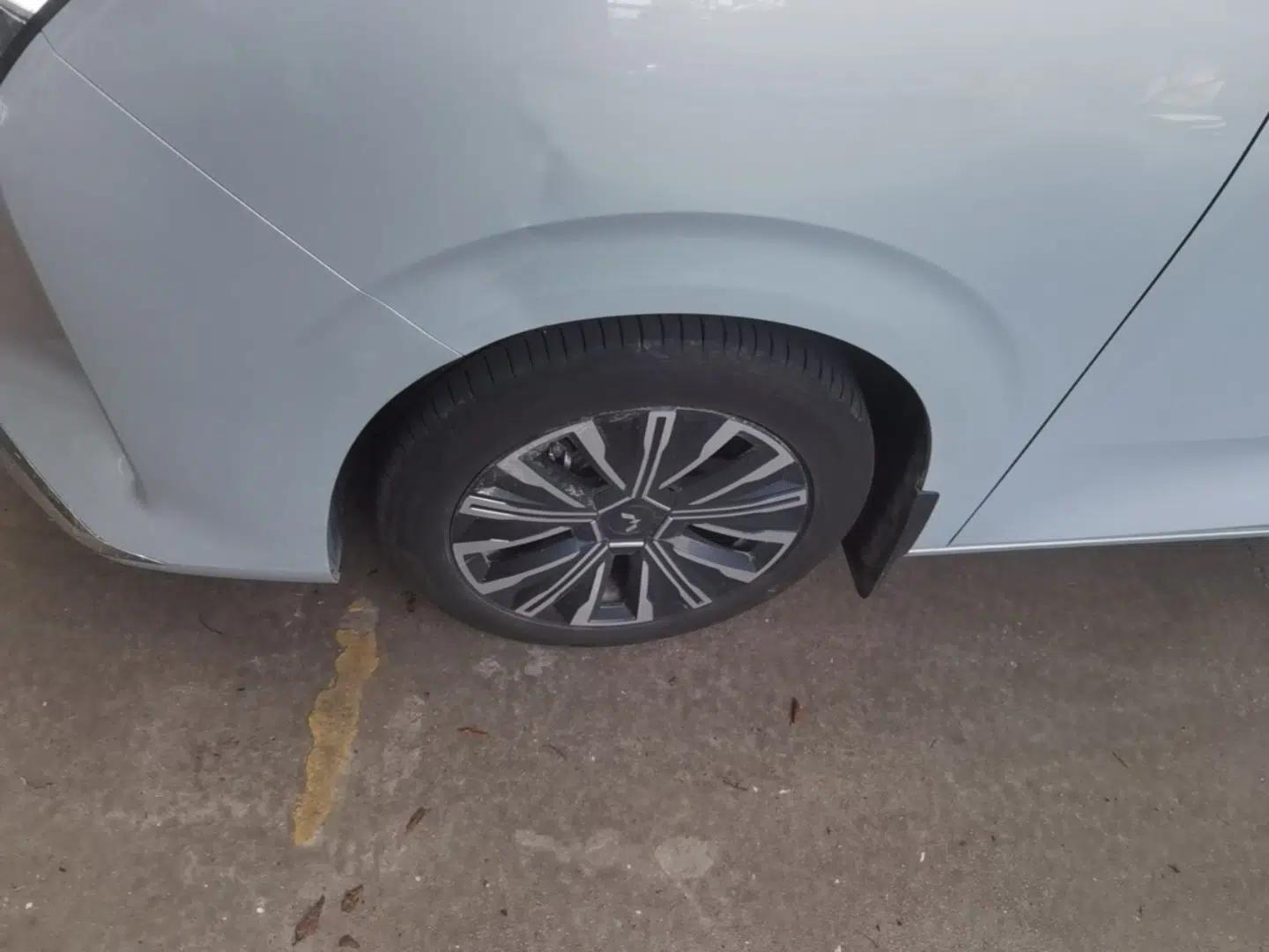 Wuling Starlight 730 2025 Model Plug-in Hybrid 125km Luxury Edition — миниатюра 8