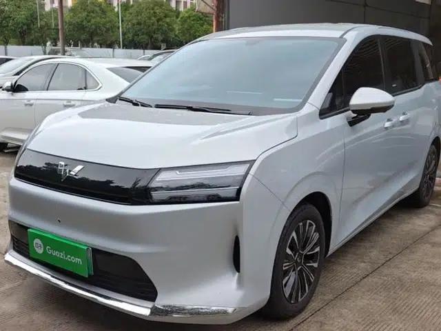 Wuling Starlight 730 2025 Model Pure Electric 500km Luxury Edition