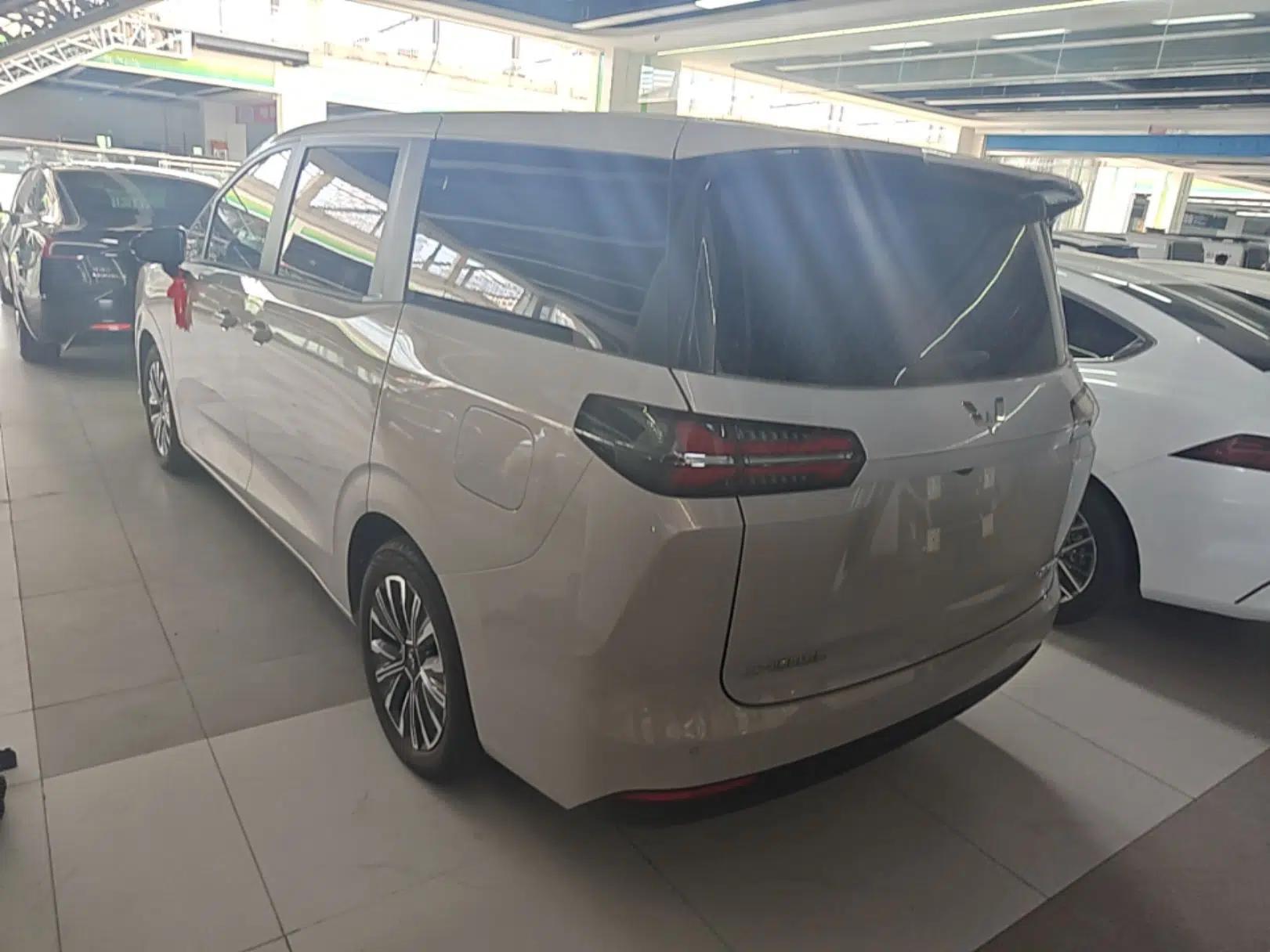 Wuling Starlight 730 2025 Model Pure Electric 500km Luxury Edition — миниатюра 4