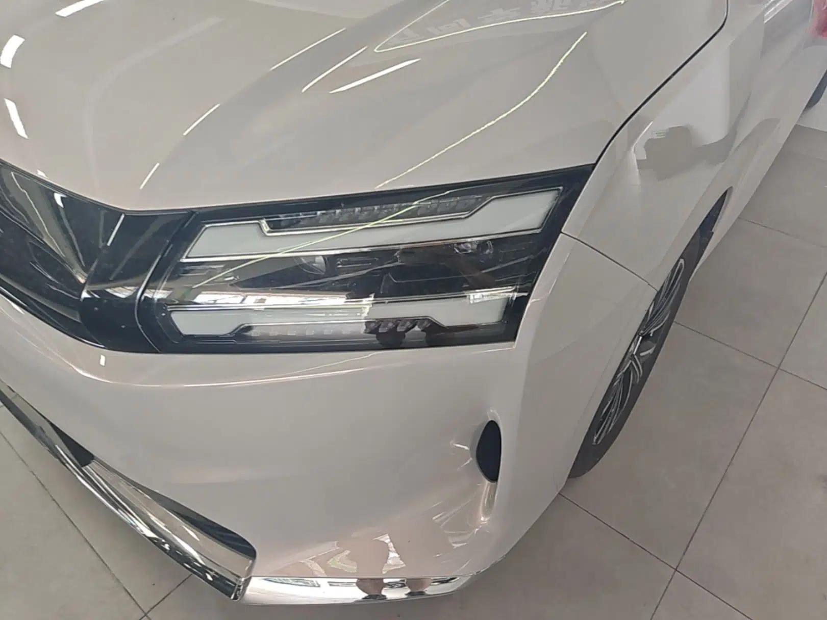 Wuling Starlight 730 2025 Model Pure Electric 500km Luxury Edition — миниатюра 9