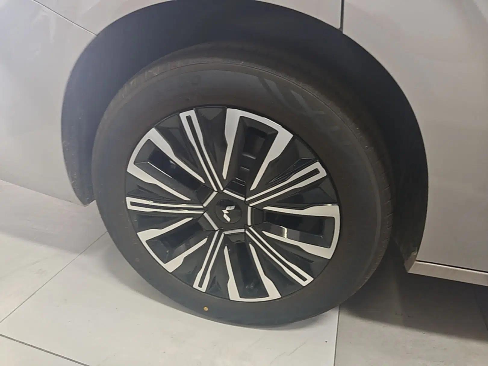 Wuling Starlight 730 2025 Model Pure Electric 500km Luxury Edition — миниатюра 10