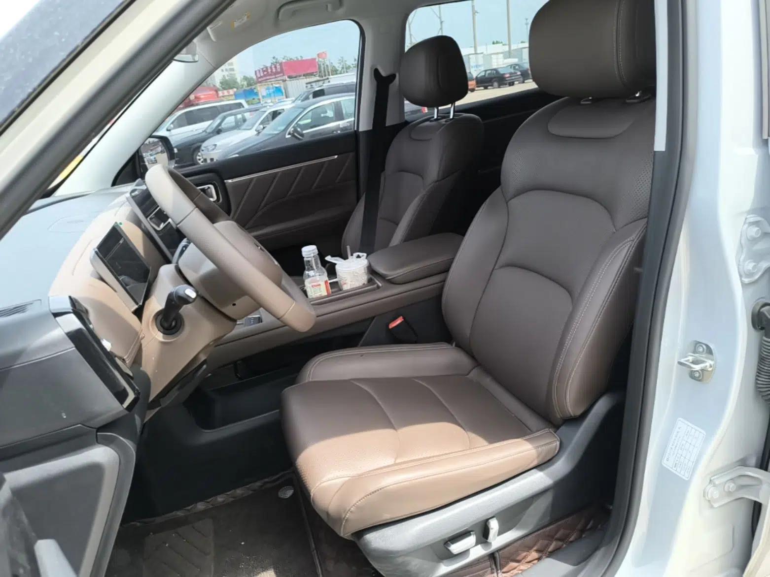 Wuling Xingguang 560 New Energy 2026 Model, Plug-in Hybrid, 125 km, Luxury Version — миниатюра 18