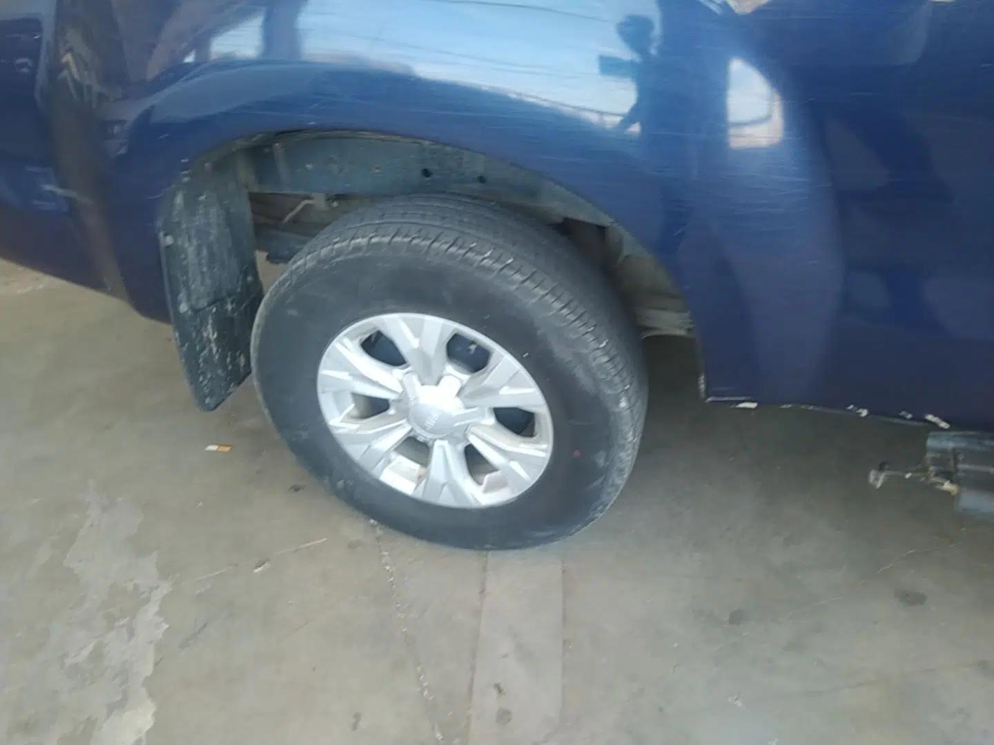 Isuzu JLM 2023 2.5T Diesel Manual Two-Wheel Drive Chima Long-Wheelbase Version — миниатюра 10