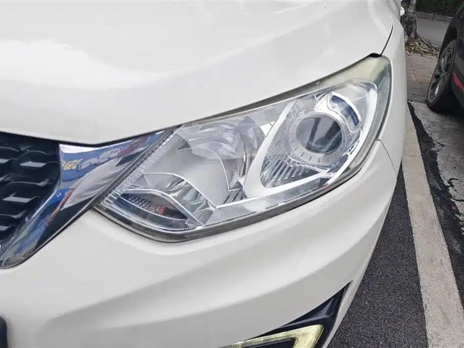 2016 Senova X35 1.5L Automatic Deluxe Edition — миниатюра 5