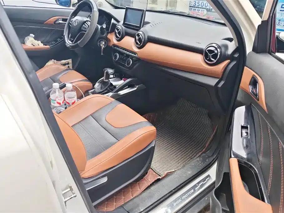 2016 Senova X35 1.5L Automatic Deluxe Edition — миниатюра 8