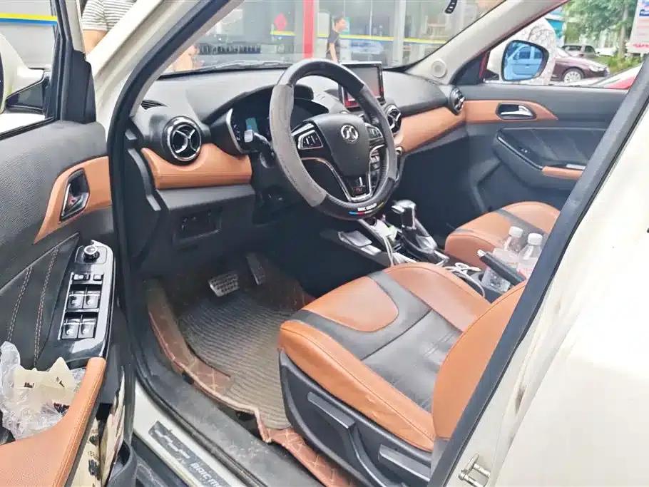 2016 Senova X35 1.5L Automatic Deluxe Edition — миниатюра 9