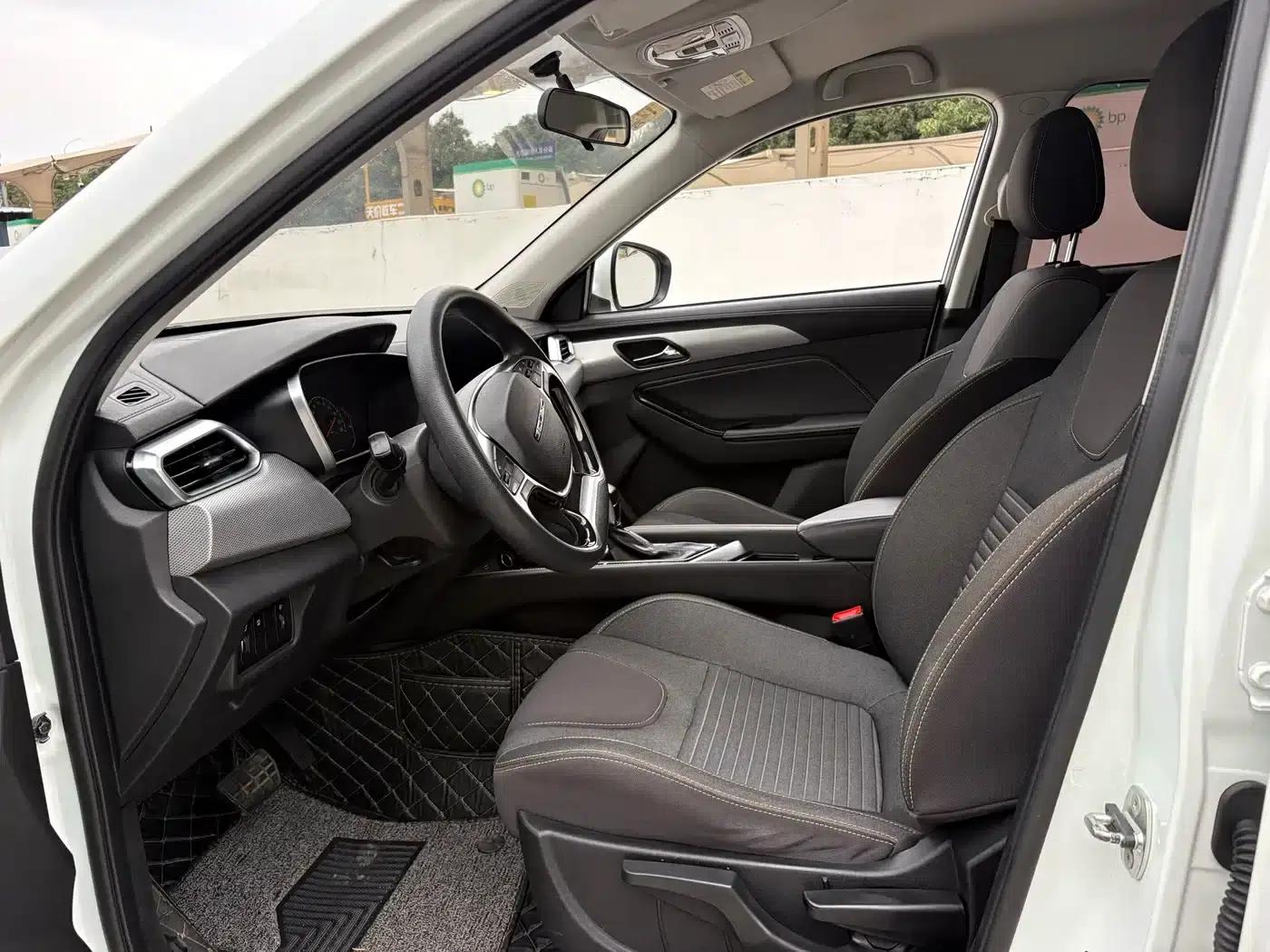 Beijing X3 2019 1.5T CVT Glory Edition — миниатюра 4