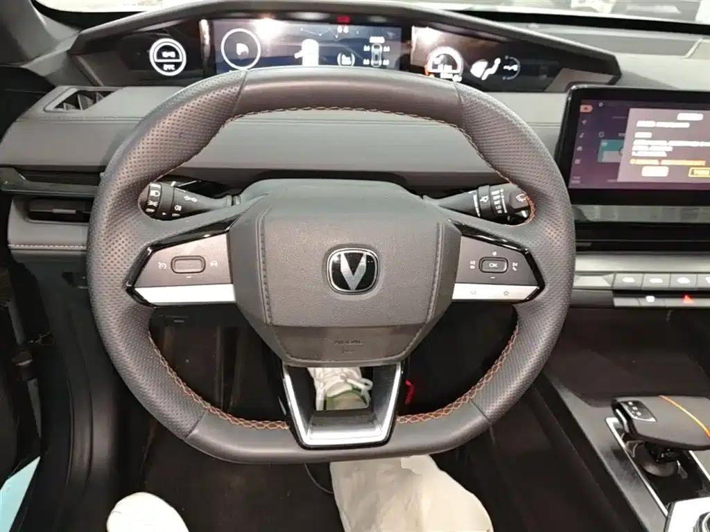 Changan UNI-V Smart Electric iDD 2023 Model, Smart Electric iDD 1.5T, 113km/h Smart Fun Edition — миниатюра 11