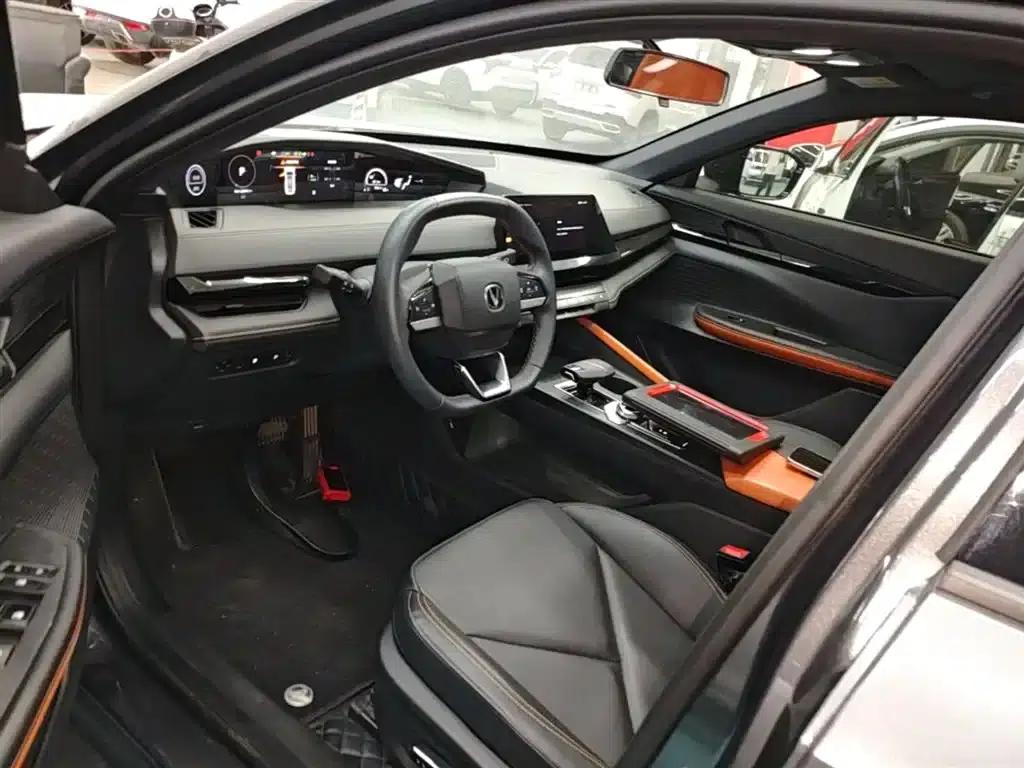 Changan UNI-V Smart Electric iDD 2023 Model, Smart Electric iDD 1.5T, 113km/h Smart Fun Edition — миниатюра 15