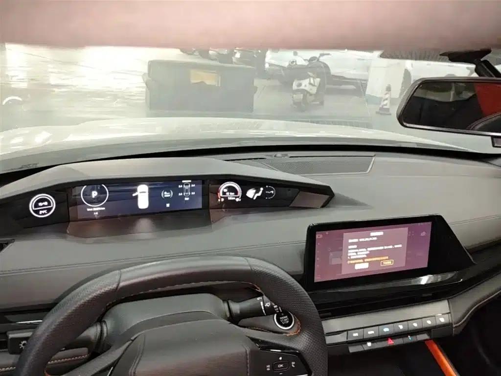 Changan UNI-V Smart Electric iDD 2023 Model, Smart Electric iDD 1.5T, 113km/h Smart Fun Edition — миниатюра 10