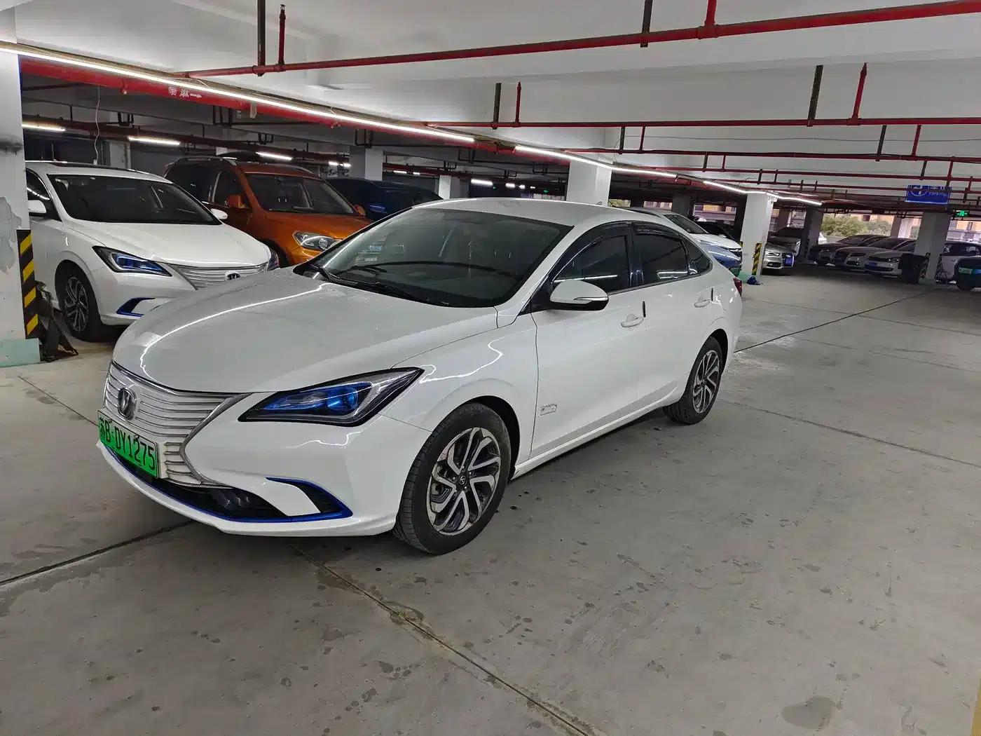 Changan Eado New Energy 2019 EV460 Smart Edition — миниатюра 2