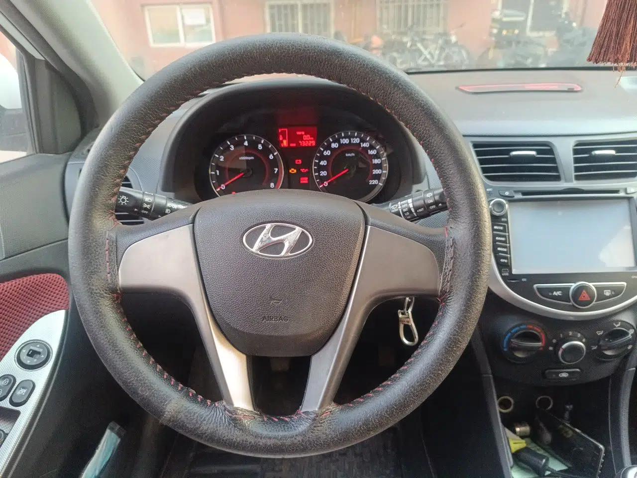 Hyundai Verna Ray 2014 1.4L Manual GLX — миниатюра 11