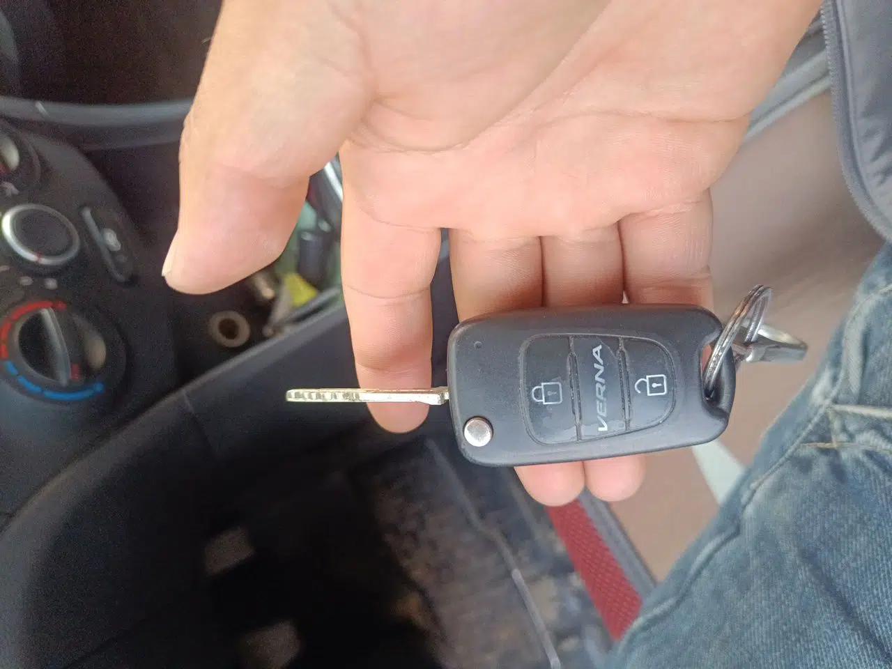 Hyundai Verna Ray 2014 1.4L Manual GLX — миниатюра 9