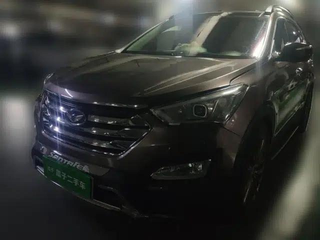 Hyundai Santa Fe Classic 2013 3.0L 4x4 Comfort Edition with Navigation 7 Seats Euro IV