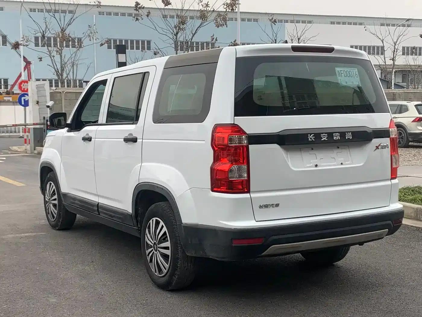 Changan Oushang X70A 2018 Model 1.5L Manual Standard Edition — миниатюра 11