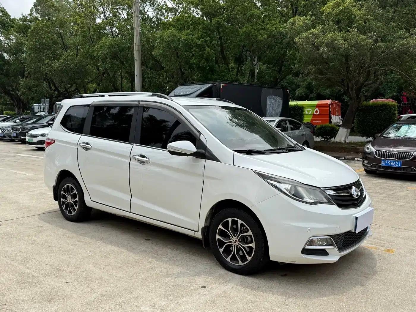 Changan Oushang A600 2016 1.5L Manual Deluxe 7-Seater — миниатюра 3