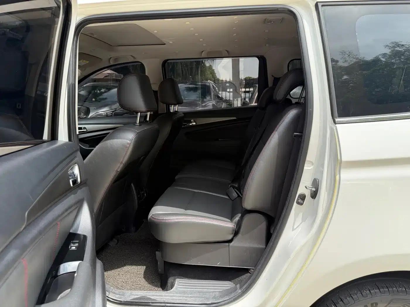 Changan Oushang A600 2016 1.5L Manual Deluxe 7-Seater — миниатюра 5