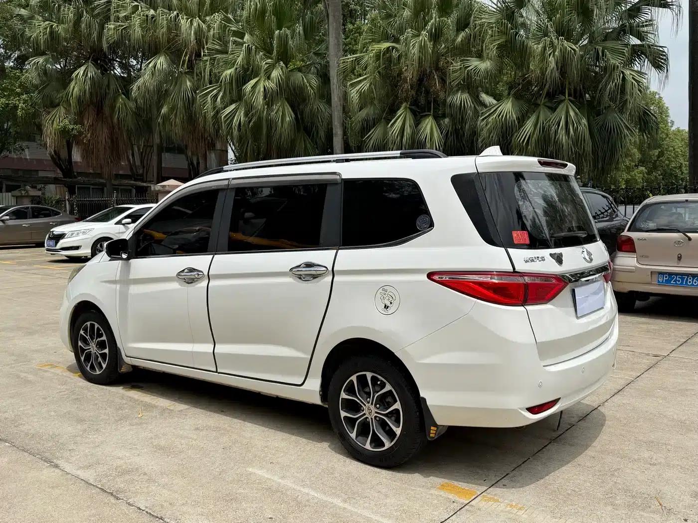 Changan Oushang A600 2016 1.5L Manual Deluxe 7-Seater — миниатюра 7