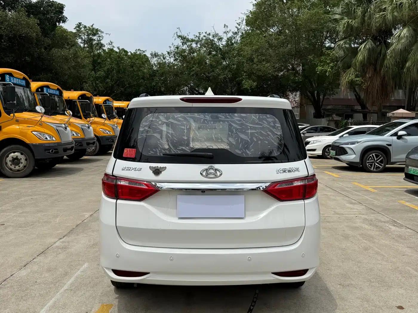 Changan Oushang A600 2016 1.5L Manual Deluxe 7-Seater — миниатюра 8