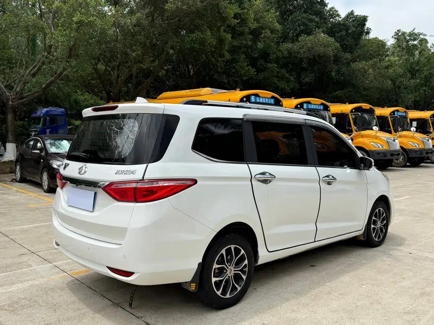 Changan Oushang A600 2016 1.5L Manual Deluxe 7-Seater — миниатюра 9