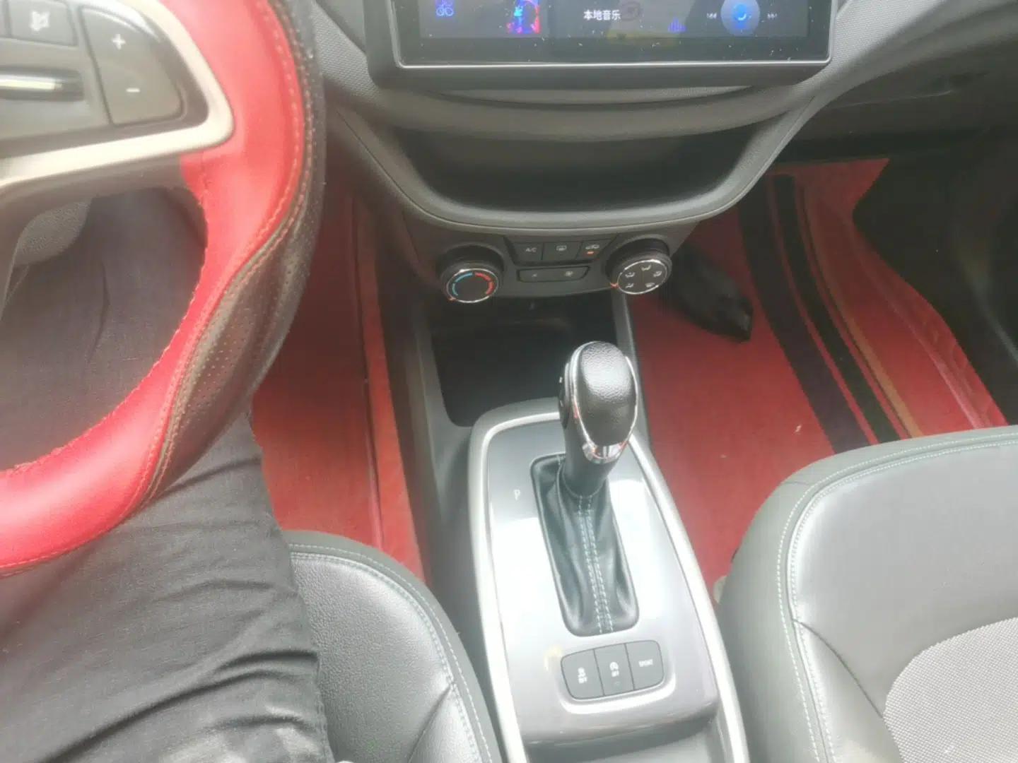 Chevrolet Lova RV 2016 1.5L Automatic Smart Drive Edition — миниатюра 17