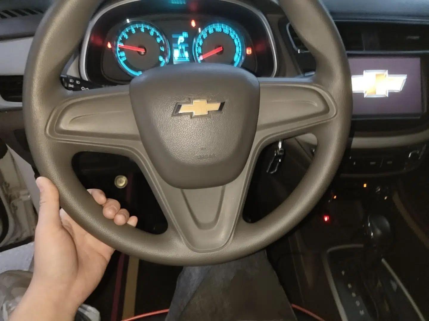 Chevrolet Lova RV 2016 1.5L Automatic Comfort Edition — миниатюра 13