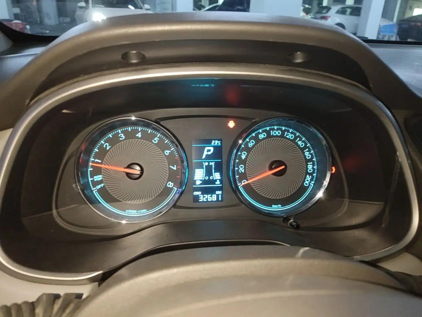 Chevrolet Lova RV 2016 1.5L Automatic Comfort Edition — миниатюра 14