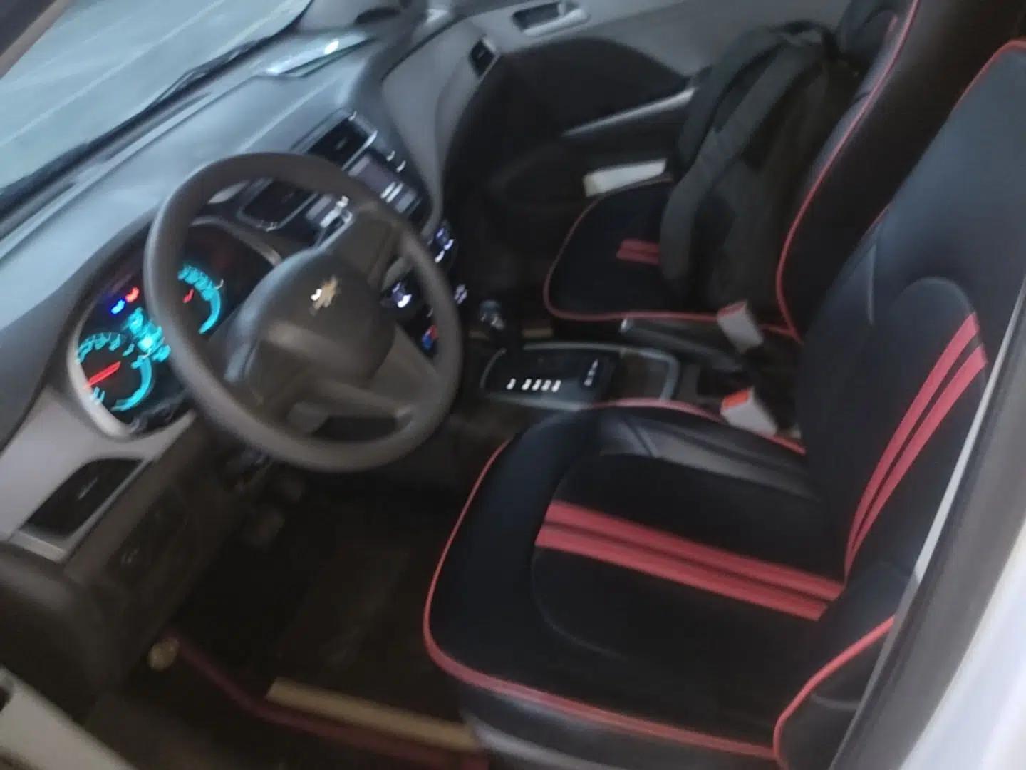 Chevrolet Lova RV 2016 1.5L Automatic Comfort Edition — миниатюра 17